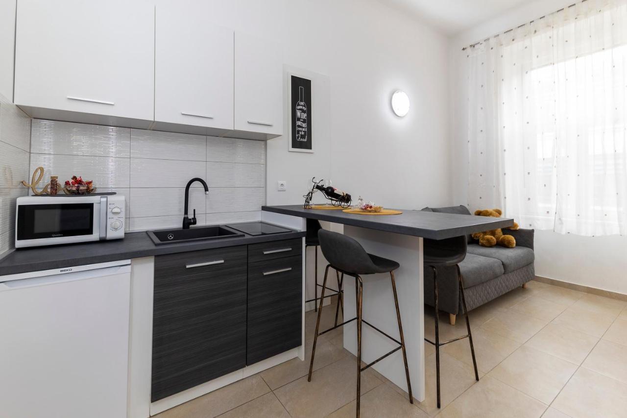 Apartments&Rooms Kolovare Beach Zara Esterno foto