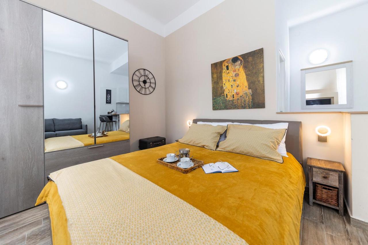 Apartments&Rooms Kolovare Beach Zara Esterno foto